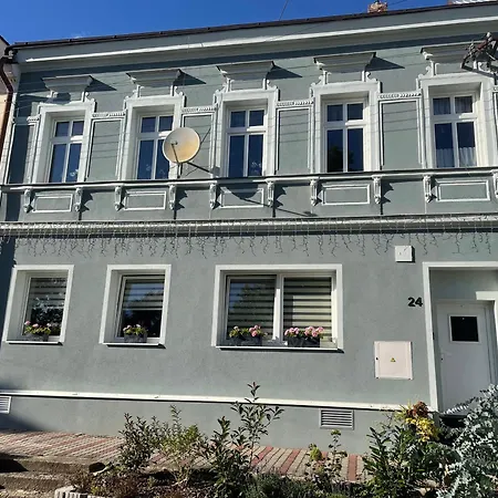 Pro Rodinu, Kamarády * Krupka